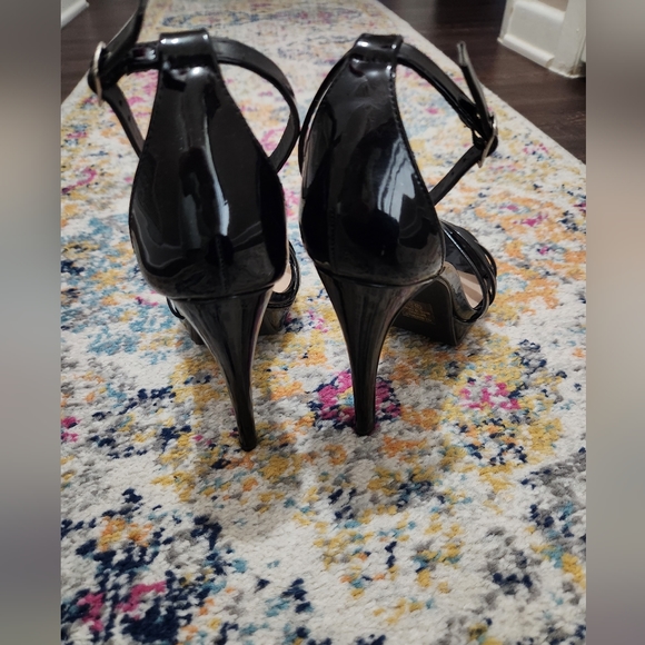 Heart in D black patent strappy heels - Picture 2 of 6